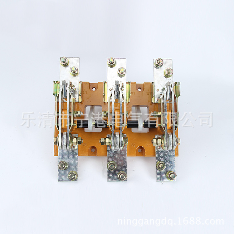 宁港带旋转手柄刀开关HD13BX-1000/31单投刀开关旋转手柄刀开关