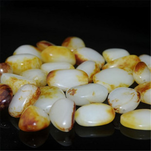 Supply of Jade and Hetian Jade Seed Materials DIY Handmade Loose Beads Hetian Jade Raw Stone Loose Seeds Wholesale