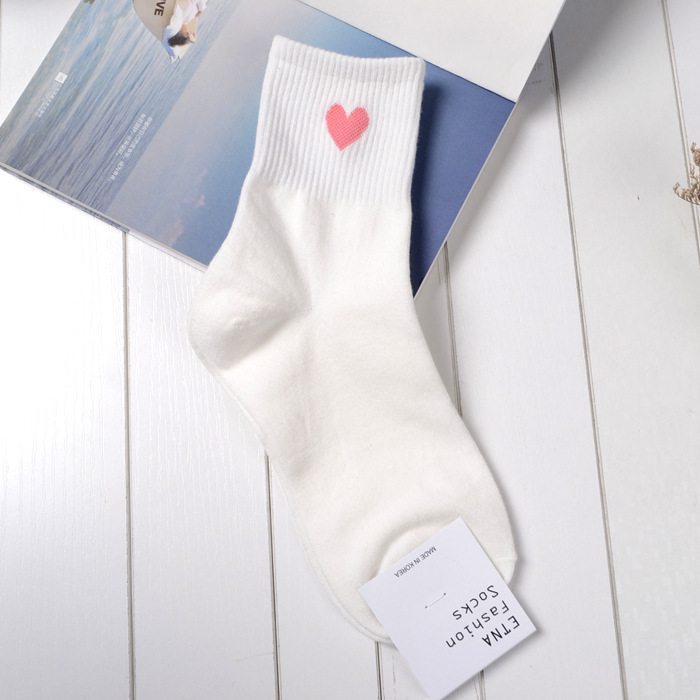 Heart-shaped sports socks 5