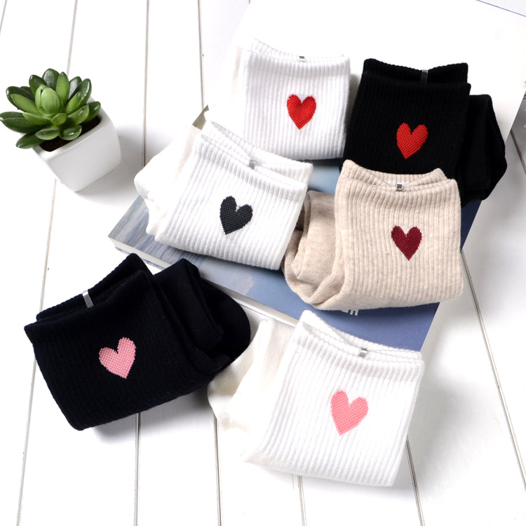 Heart-shaped sports socks 6