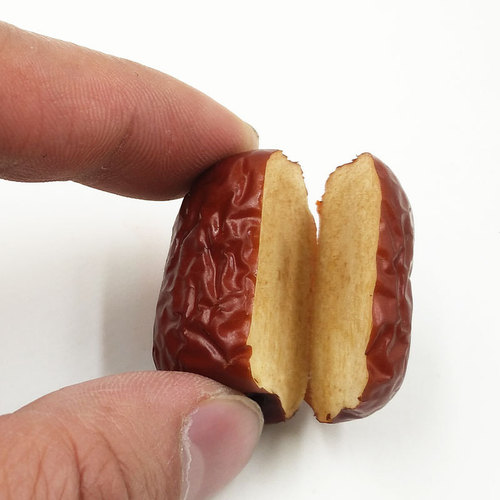 Ruoqiang Red Jujubes, Premium Grade Gray Jujube Dried Fruit – Fresh Stock! Carefully Selected Grade-One Dried Red Jujubes from the Desert, 500g