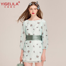 YIGELILA 春夏新款  欧根纱刺绣修身泡泡袖衣服连衣裙 62086