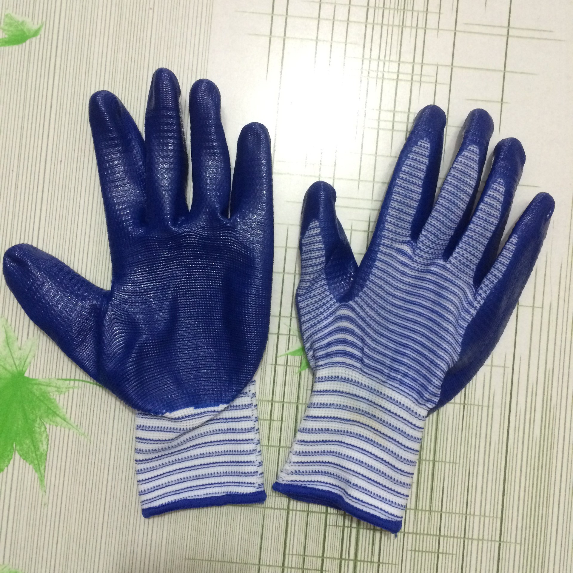 13针涤纶斑马纹丁腈手套劳保手套防护手套工作手套
