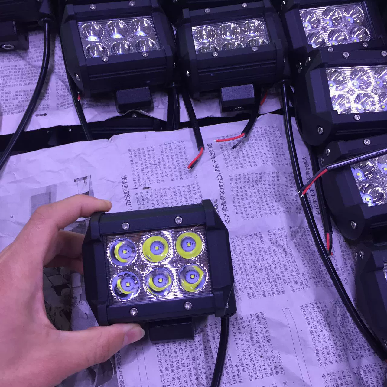 Автомобильная светодиодная лента с тремя сетками, фонарь на крыше, внедорожный фонарь, фонарь для вилочного погрузчика, инспекционный фонарь, модель C, 18 Вт, светодиодный рабочий фонарь