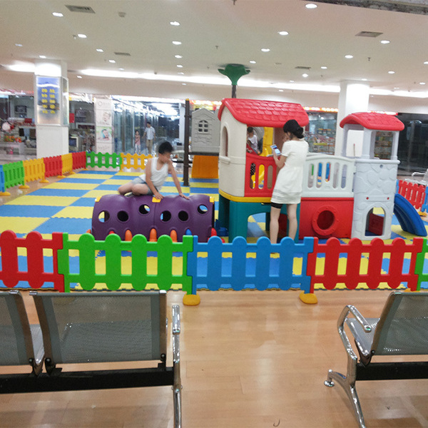 Plastic safe children's fence for kindergarten for home use