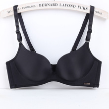 新款纯色光面无钢圈 聚拢无痕文胸 中厚内衣