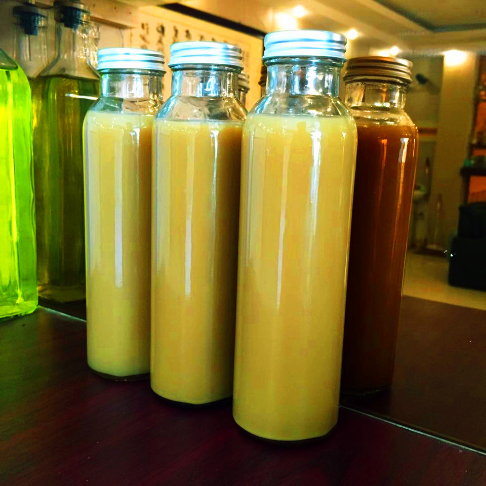 供应350ml铝盖饮料瓶 奶茶店果汁饮料玻璃冷饮瓶 奶瓶酸奶杯批发