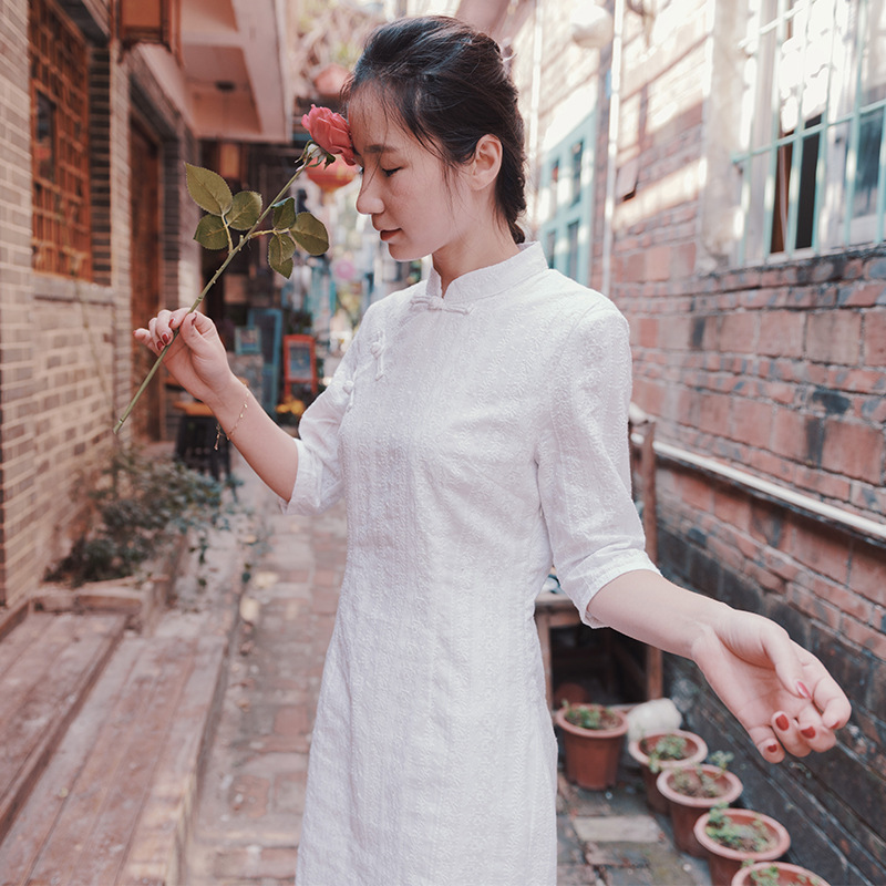 Chinese style literature and art improved plate buckle cheongsam dress 2018 spring new cotton and linen women's clothing a generation of hair Chinese style literature and art improved plate buckle cheongsam dress 2018 spring new cotton and linen women's clothing a generation of hair
