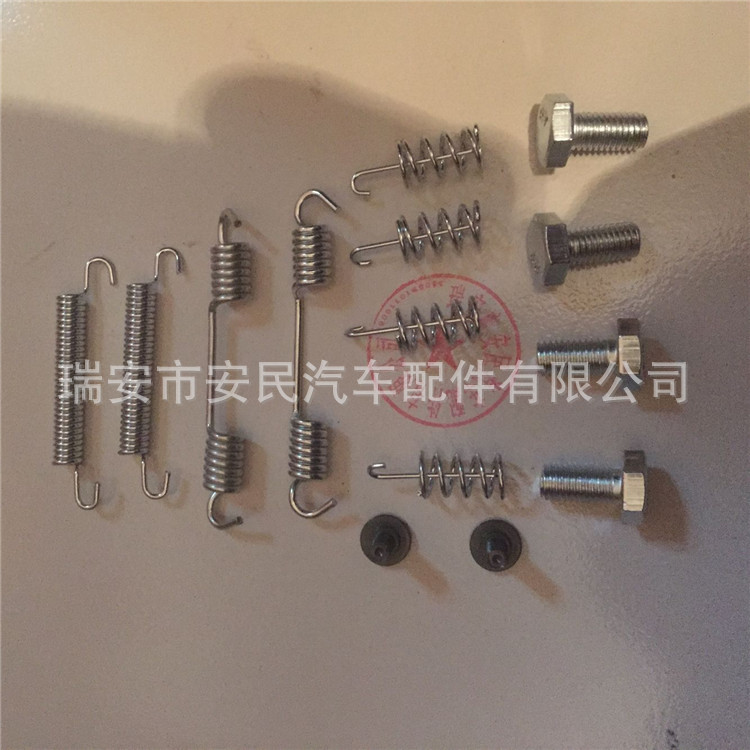 Fabricantes de kits de reparación de frenos producen varios accesorios de automóviles
