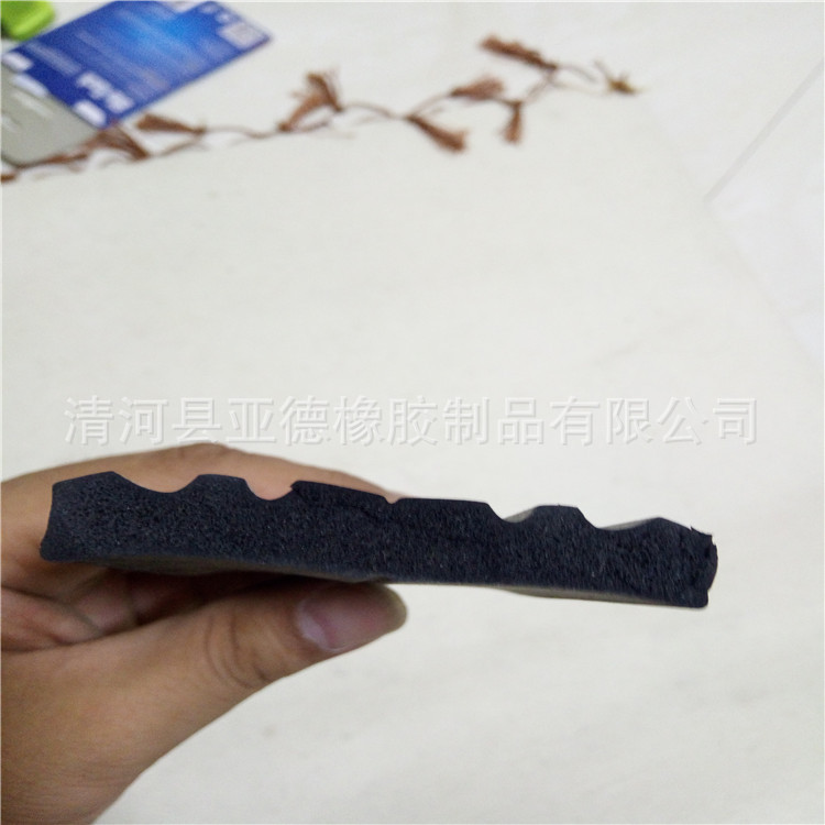 厂家现货销售儿童碰碰车 挖掘机 回转支承防撞橡胶密封条 价廉