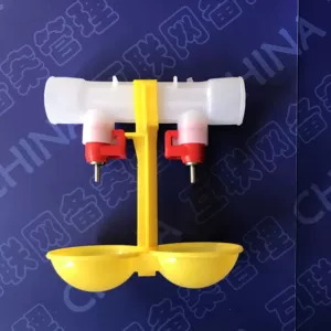 Maoyuan Plastic Industry производит питьевые фонтанчики для кур, шаровые краны, питьевые фонтанчики с двумя ниппелями и 25 трубками, новые автоматические питьевые фонтанчики.