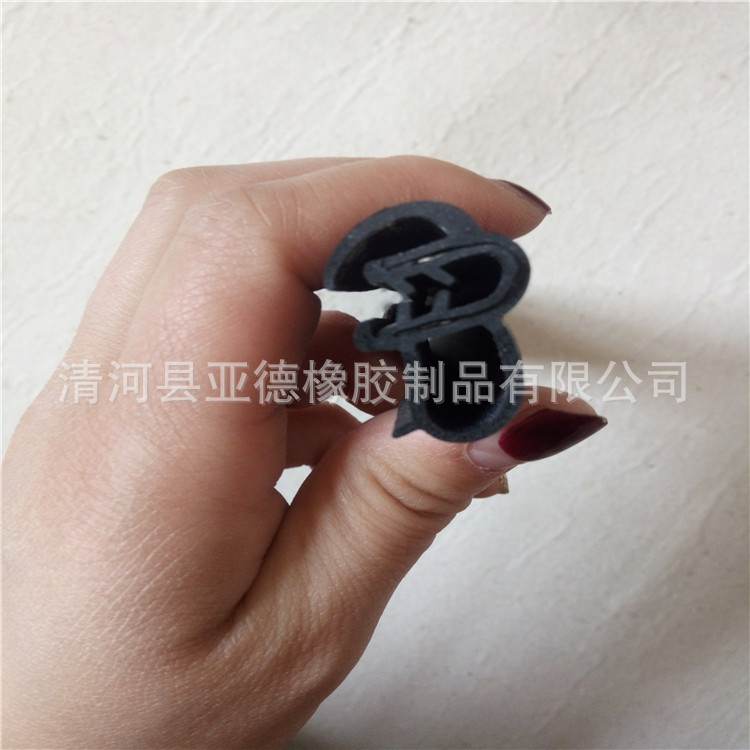 厂家 车门玻璃挡水条 汽车密封条 密封件