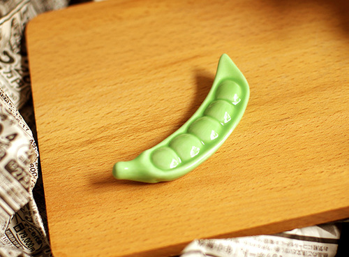 Japanese-style Japanese-style chopstick holder solid ceramic hand-painted bionic cute home hotel spoon chopstick holder chopstick pillow