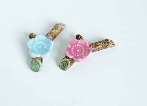 Japanese-style Japanese-style chopstick holder solid ceramic hand-painted bionic cute home hotel spoon chopstick holder chopstick pillow