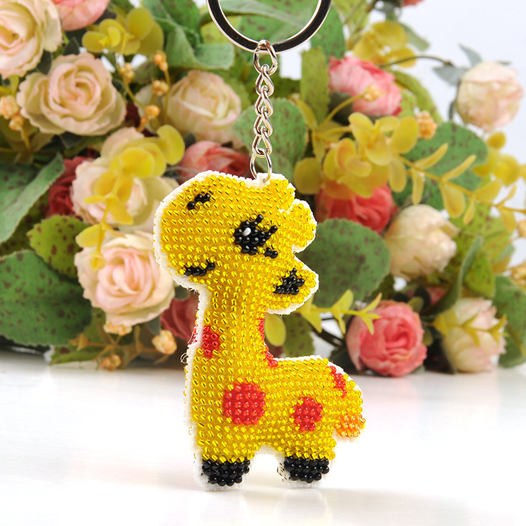 Full beaded embroidery keychain pendant cartoon cross stitch giraffe backpack pendant car key pendant non-finished product