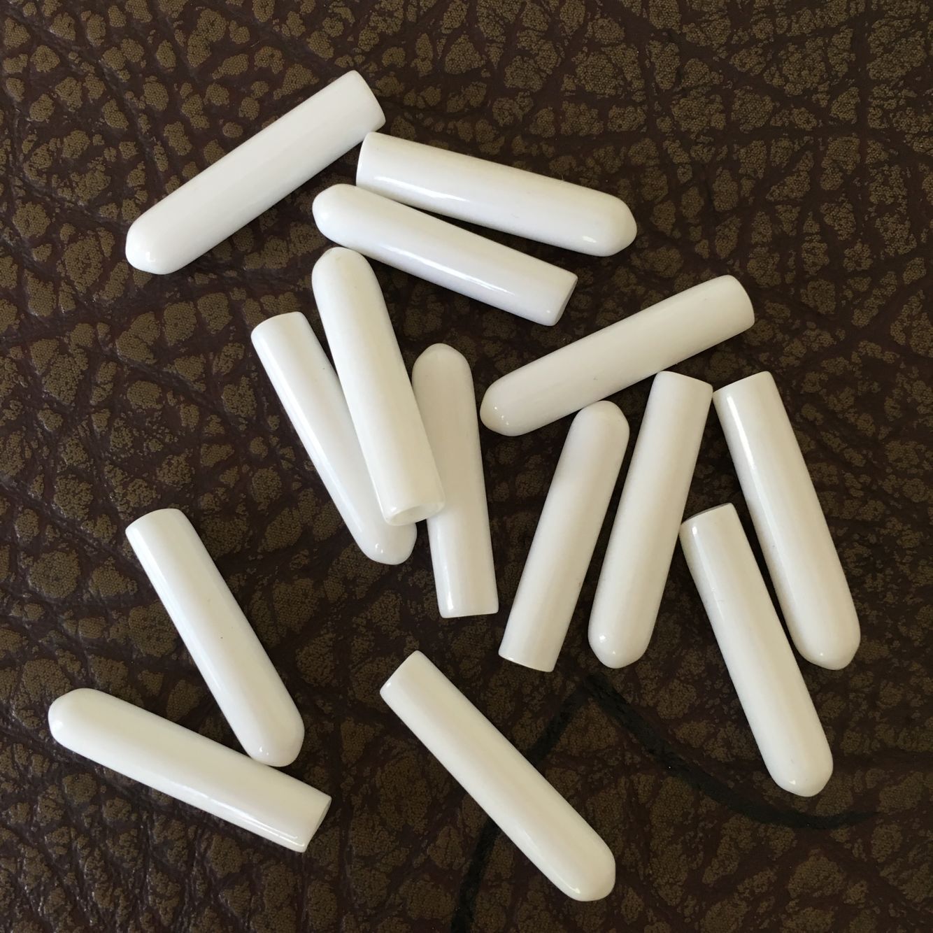 厂家热销 浸塑软胶硅胶套胶帽胶豆脚套 鳄鱼夹防护套胶套 Dip