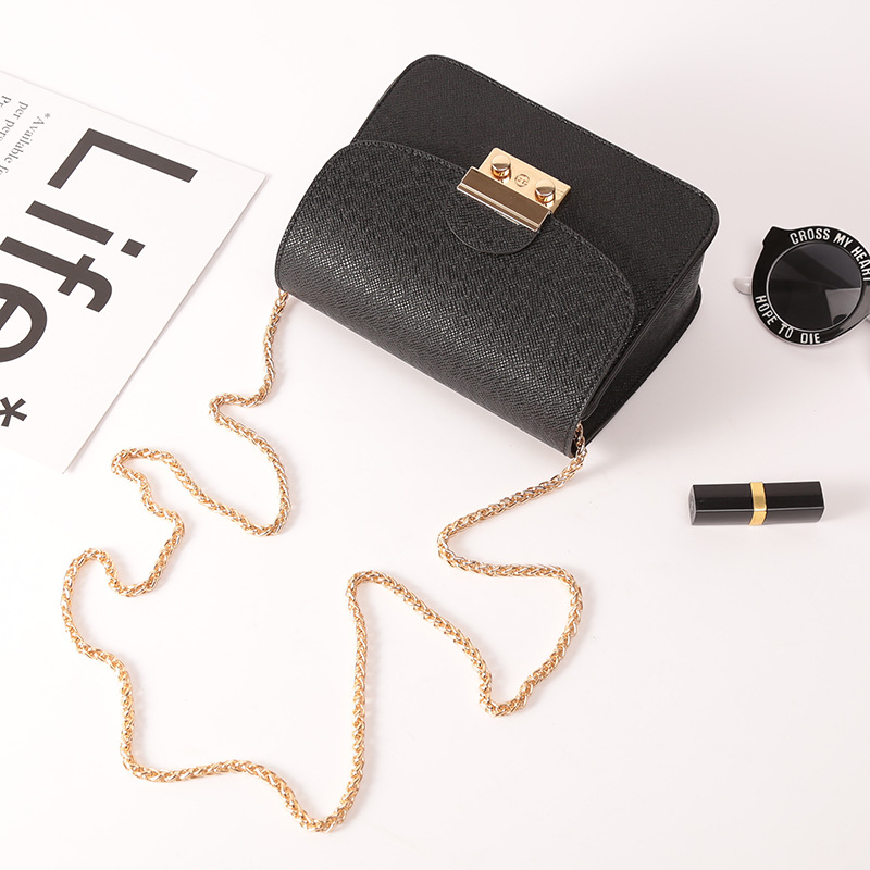 Sacs pour femmes 2023 printemps et été nouveau style chaîne petit sac carré sac à bandoulière de style européen et américain sac à bandoulière mini sac pour téléphone portable_voghion.com