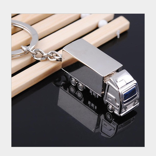 Creative minivan keychain metal car pendant keychain business transportation company small gift keychain