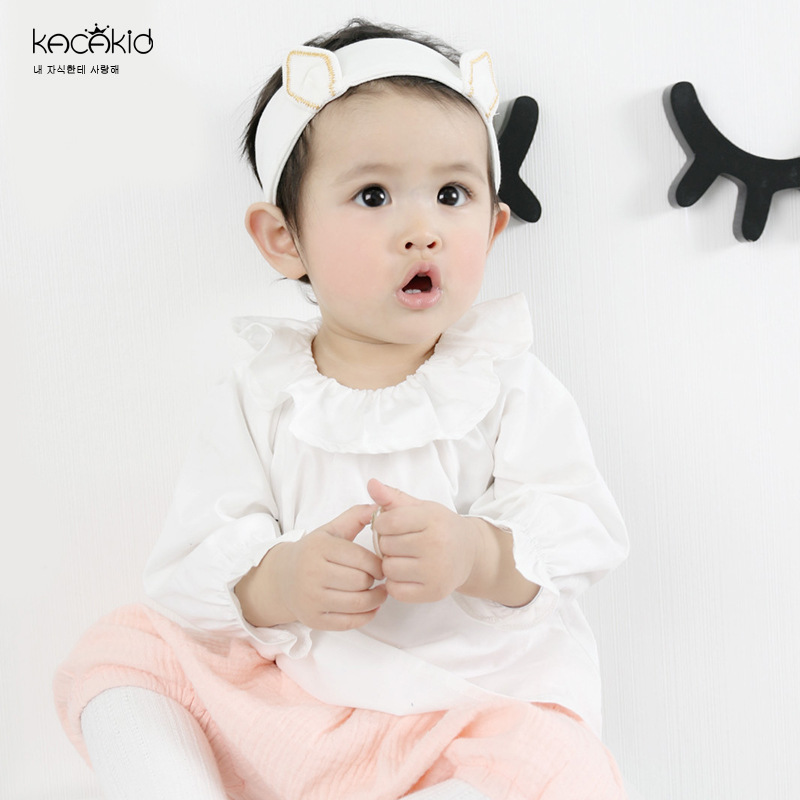 Venta al por mayor de primavera y otoño ropa para niños dulce niña con volantes camisa de solapa grande princesa manga burbuja de oreja de madera manga larga superior