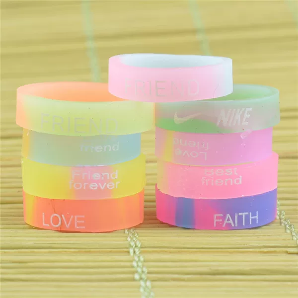 Luminous Silicone Ring Buckle Card Holder for Women, Luminous Anti-Slip Wear-Resistant Ring, Personalized Anti-Slip Ring, Nail Cover, Korean Version