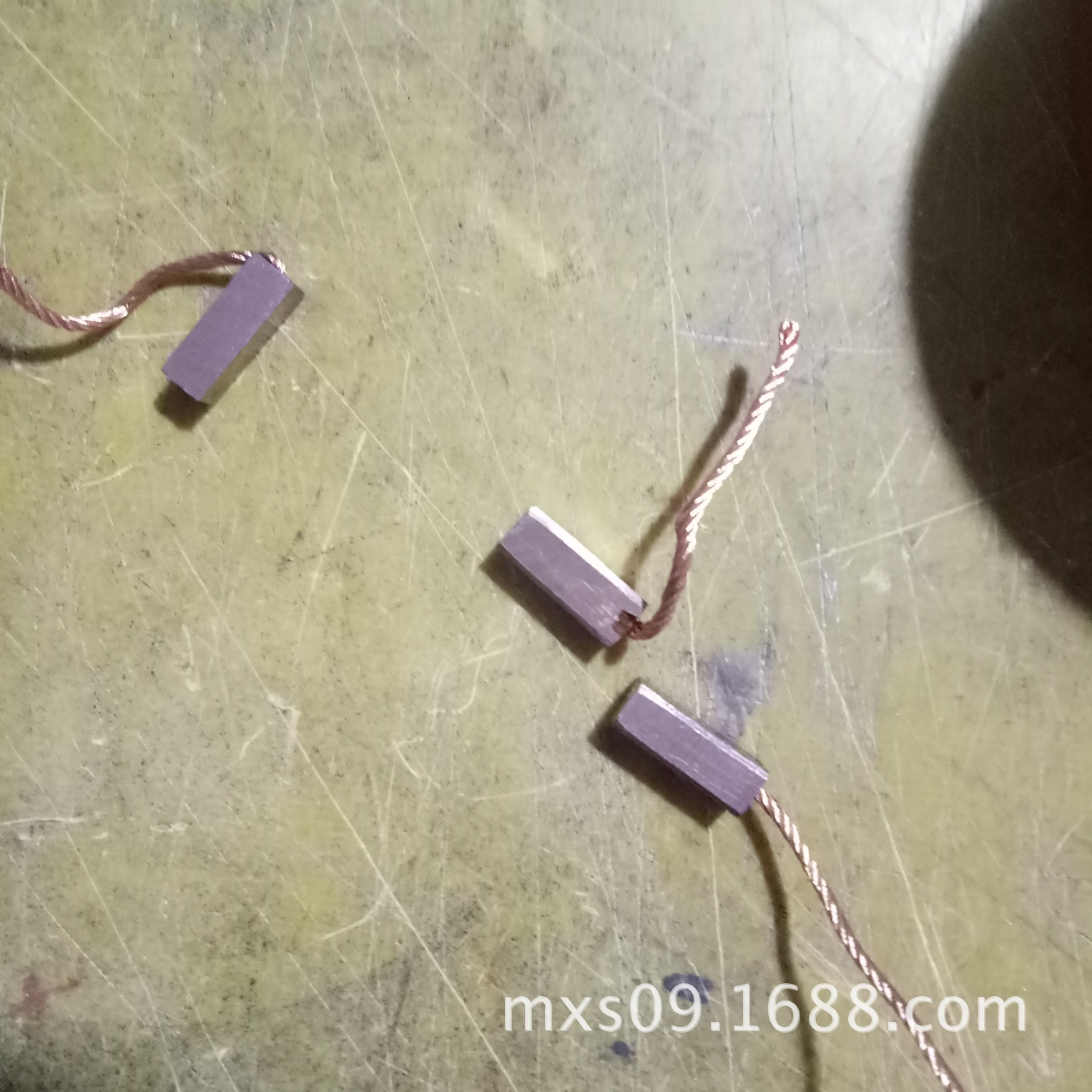 厂家供应电机配套碳刷高铜J164材质用于电机碳刷