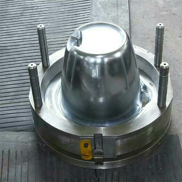 工程涂料塑料桶模具加工制造.涂料塑料桶配件生产模具制作