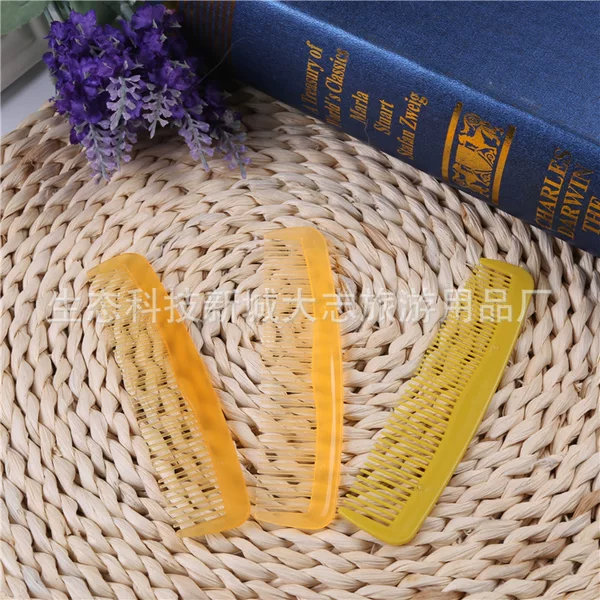 Disposable comb popular wholesale hotel guest room plastic head comb gift comb double tooth manufacturers gift comb