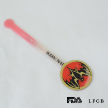做感温变色调酒搅拌棒 PP塑料材质感温变色勺子 变色喂养勺