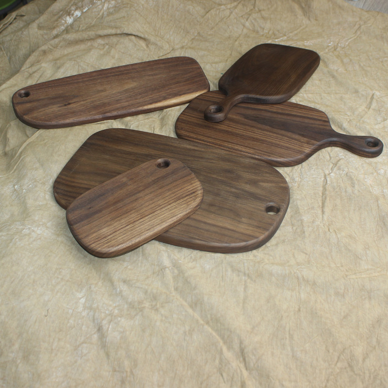 Tablero de pan de madera maciza tabla de cortar de madera de nogal negro tabla de cortar con mango colgando placa occidental multifuncional tabla de cortar de madera