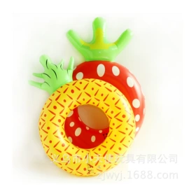 游泳圈;游泳池;宠物浴池