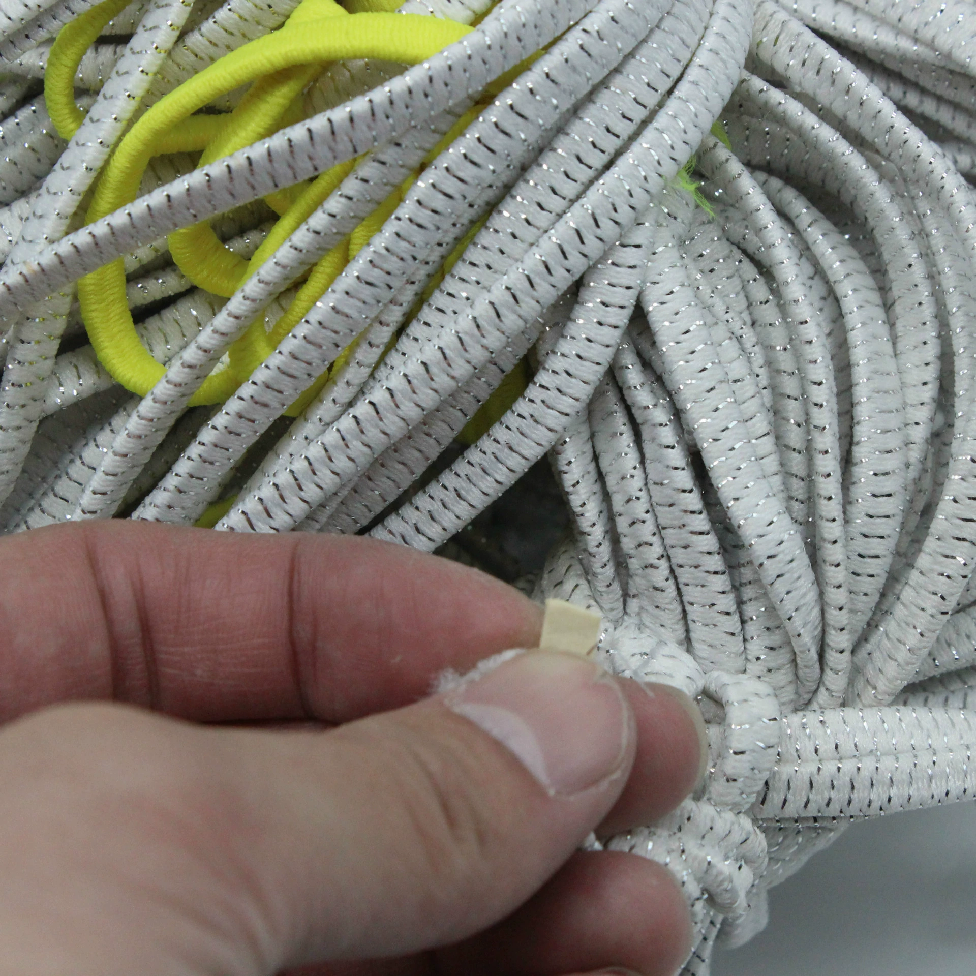 Фабрика в наличии прямые поставки 5 мм отечественная плоская эластичная веревка двойная шелковая нить плоская линия головной убор резинка веревка для волос для образца печати