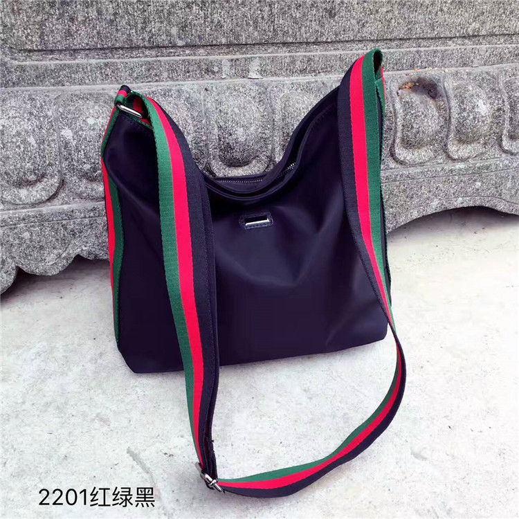2201 레드 그린 블랙