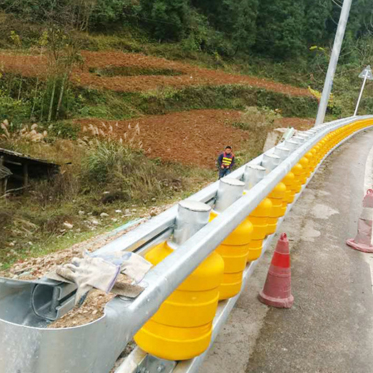 滚筒式旋转桶护栏   道路桥梁旋转桶护栏 EVA防撞桶护栏