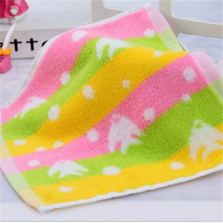 Плотное хлопковое квадратное полотенце с жаккардовым узором в виде разноцветных рыбок для детского сада, 25*25 см, милое мультяшное детское полотенце