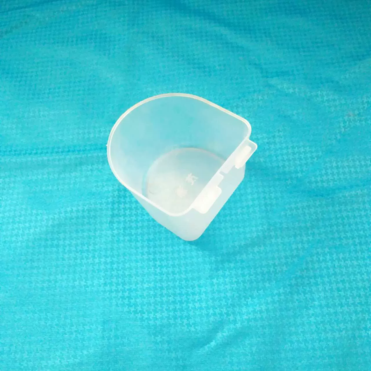 Маоюань Пластмассовая Промышленность Производство Голубь Здоровье Песок Чашка Голубь Клетка Аксессуары Голубь Сырье Поставки Инструменты Голубь Оптовая