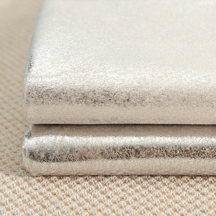 现货供应 纬编烫金复合麂皮绒 连衣裙帽子鞋子抱枕布料 风衣面料