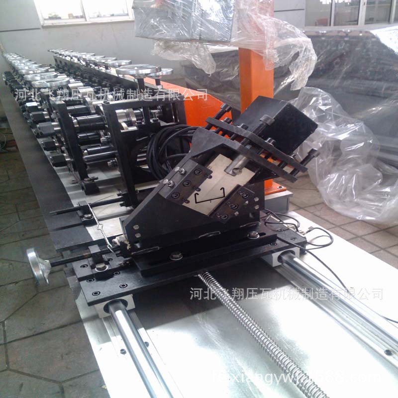 C型龙骨辊压成型机钢龙骨设吊顶式轻钢龙骨辊压机