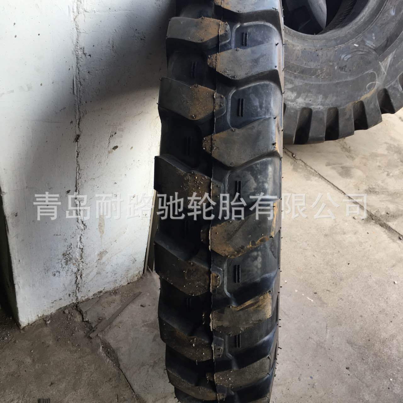 现货供应鲁飞品牌 9.00-20 挖沟机轮胎1000-20 9.75-18