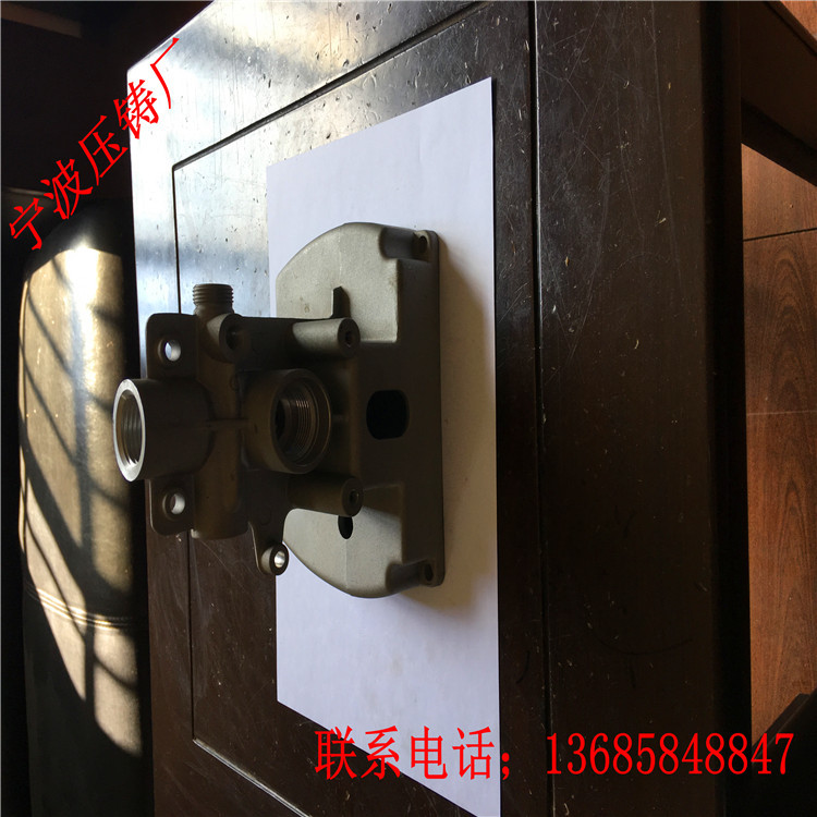 厂家直销 供应各种规格压铸零配件 加工铝制品金属压铸件