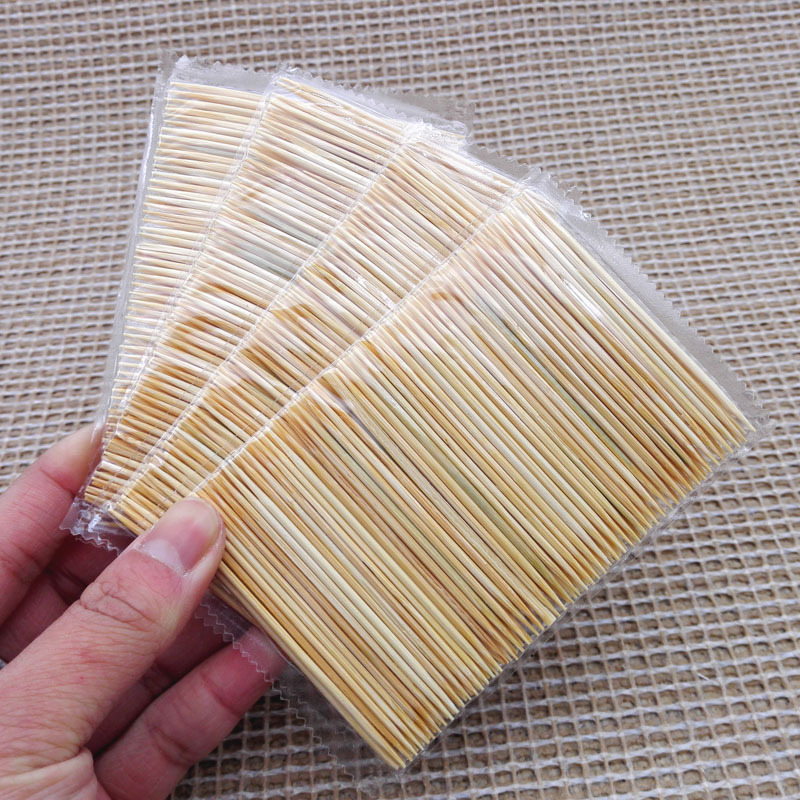 D1343 fino palillo de bambú después de las comidas palillo de dientes de bambú hilo dental Yiwu 2 yuanes dos yuanes tienda al por mayor