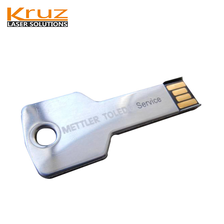金属 部分非金属充电宝U盘激光打商标 30W手持光纤激光打标机