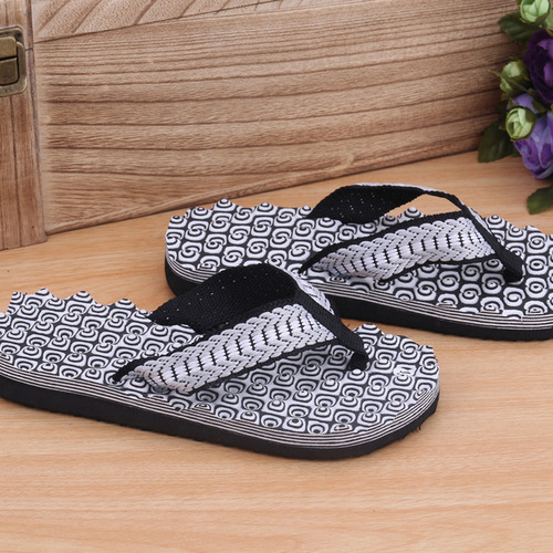 2019 Men's Casual Massage Granulated Toe Slip-on Sandals with Spiral Pattern Beach Shoes EVA Non-slip Slippers