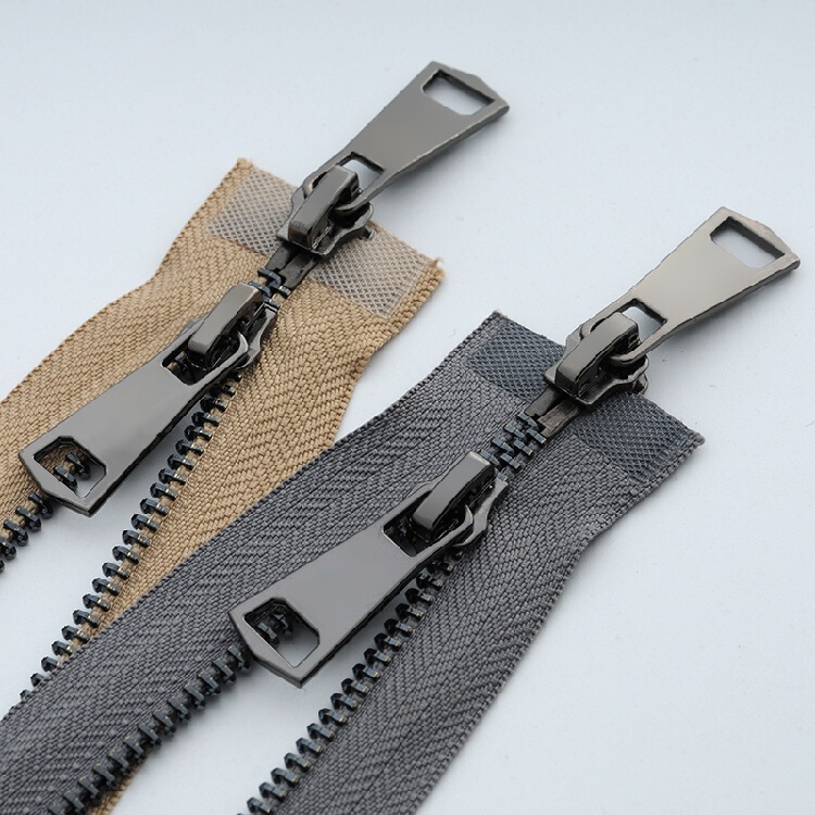 No.5 metal pull clothing double tail zipper smooth gun black copper tooth zipper spot wholesale