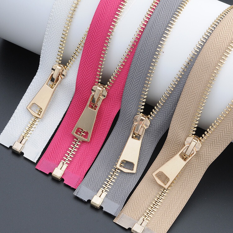No. 5 Zipper Clothing Accessories Opening Metal Zipper Protective Clothing Zipper Gold Copper Tooth Clothing Zipper in Stock