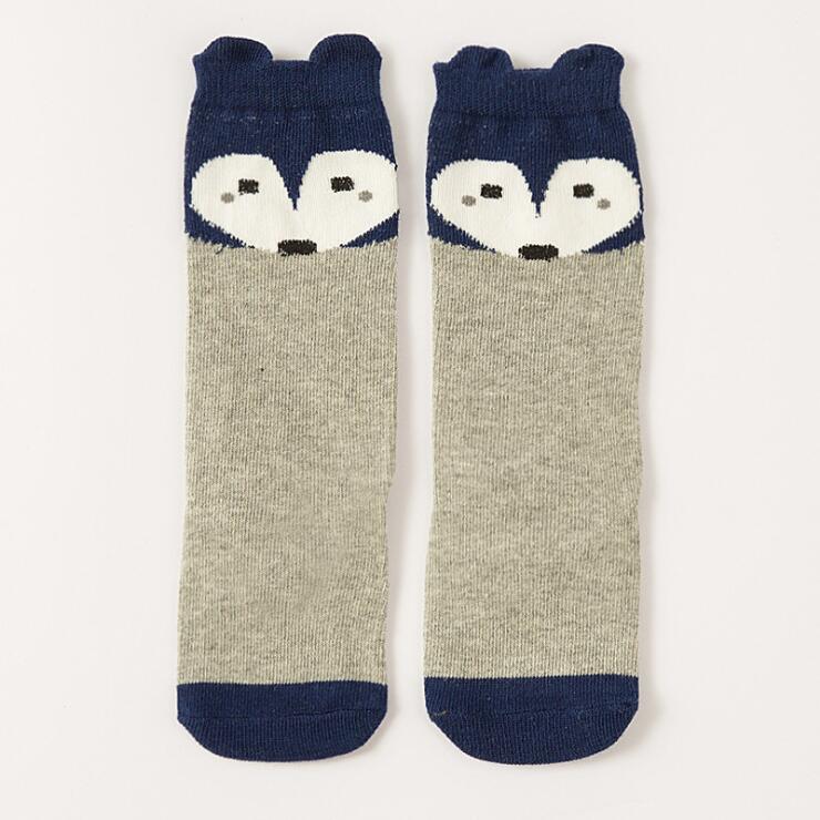 Calcetines para niños al por mayor calcetines de suministro directo de fábrica dibujos animados de otoño e invierno PARA NIÑOS Calcetines de algodón de oreja tridimensional calcetines de media pantorrilla al por mayor