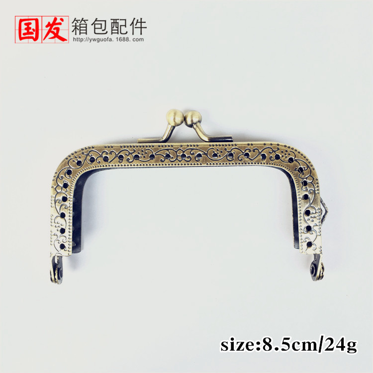 8.5CM cuadrada máquina de flores huecas oro agujero de agujero oro bolsas accesorios de hardware