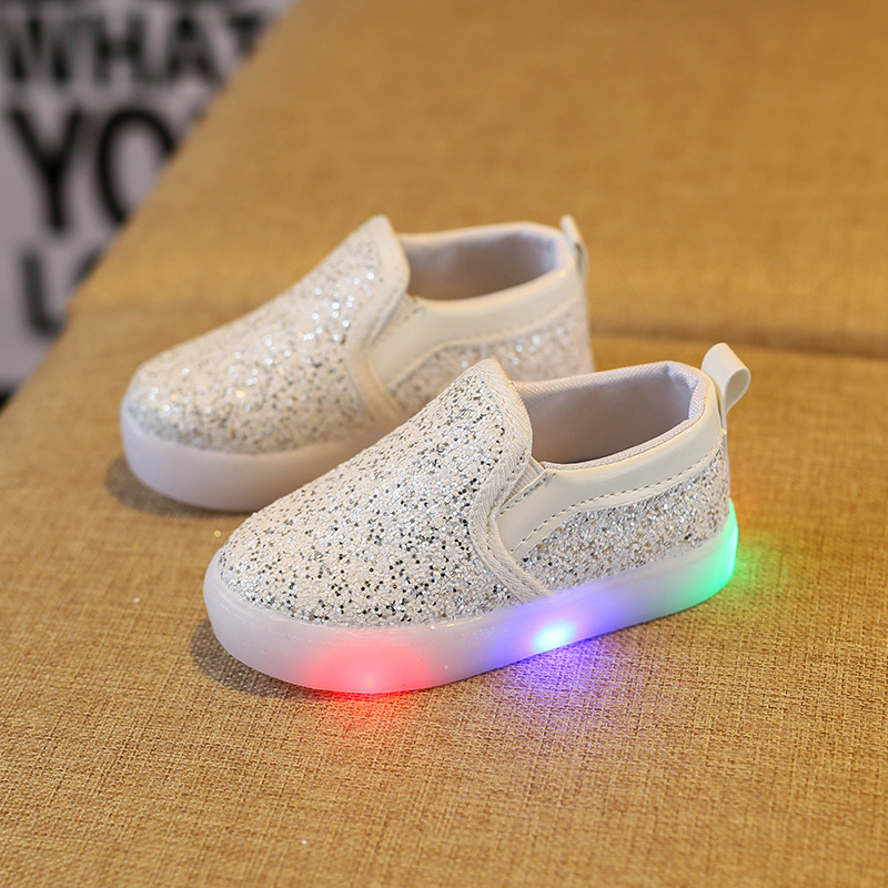 2021 otoño nueva luz en niños y niñas zapatos de lentejuelas luminosas zapatos de comercio exterior LED flash estilo coreano zapatos para niños