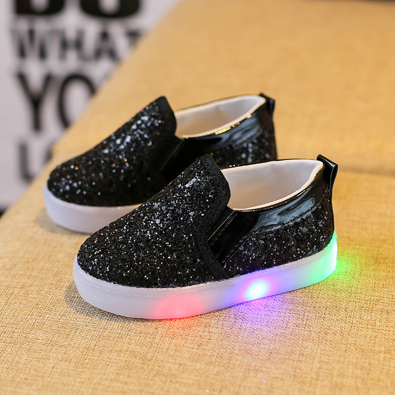 2021 otoño nueva luz en niños y niñas zapatos de lentejuelas luminosas zapatos de comercio exterior LED flash estilo coreano zapatos para niños