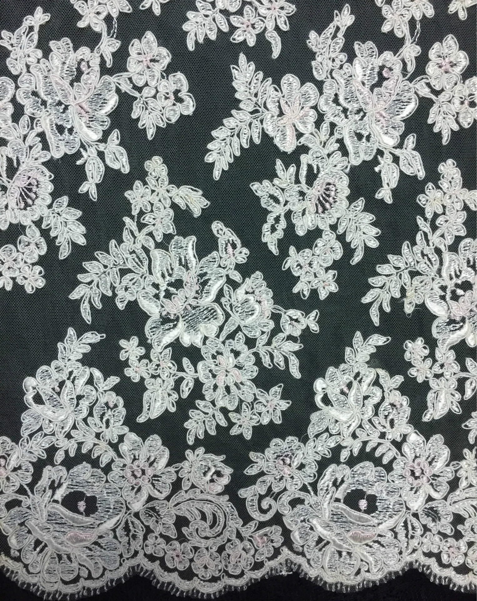 Производители поставляют Ладно Heavy Industry Computer Embroidery Lace Frames Wedding Dress Fashion Accessory Materials Beads and Caval