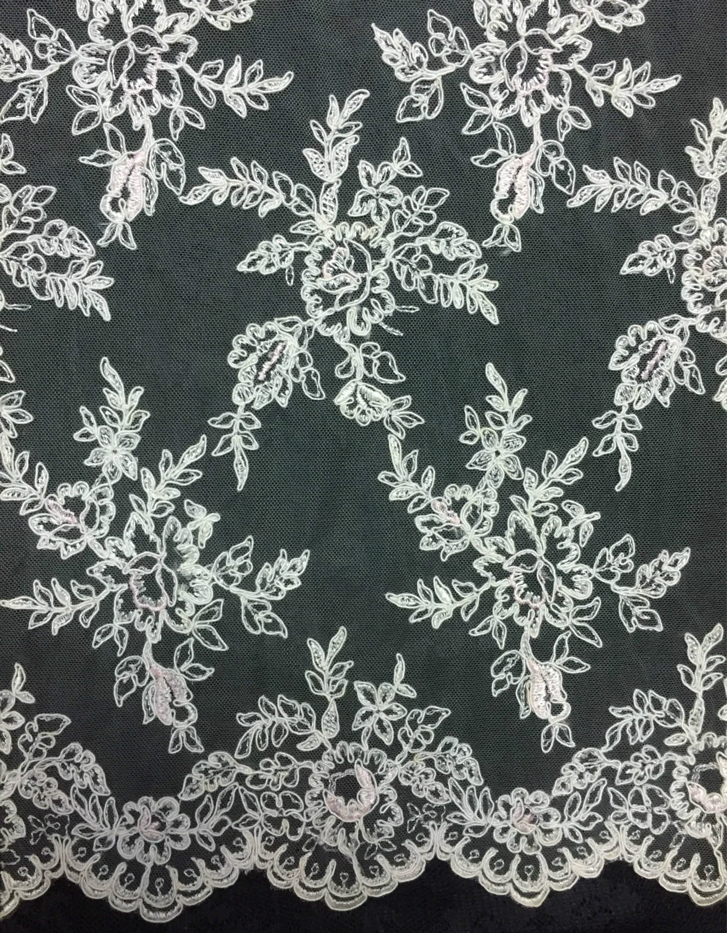 Производители поставляют Ладно Heavy Industry Computer Embroidery Lace Frames Wedding Dress Fashion Accessory Materials Beads and Caval